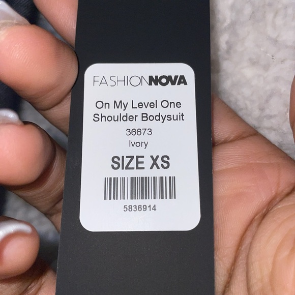 Fashion Nova Bodysuit, XS fits like Medium. - Picture 4 of 4